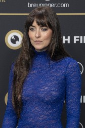 Svi gledali samo nju: Dakota Džonson u providnoj haljini zablistala na crvenom tepihu i progovorila o raskidu