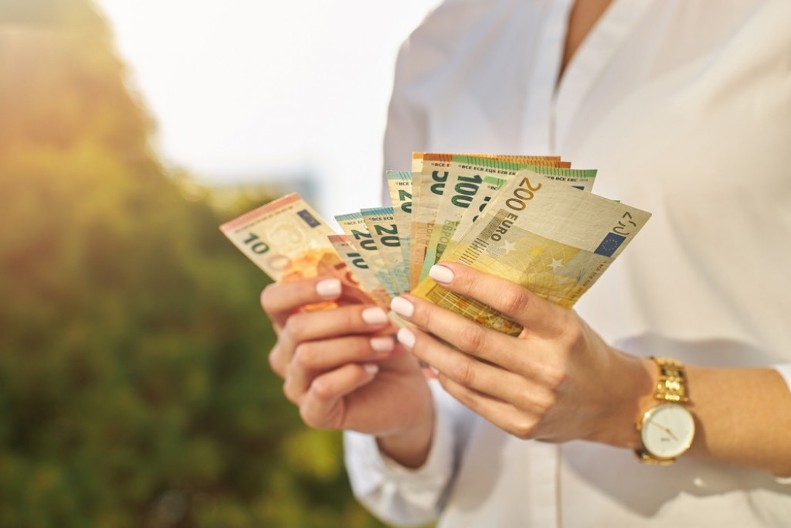 Novčani horoskop za oktobar 2025: Devici nepredviđeni troškovi, Biku prilika za bonuse, Jarcu talas finansijske sreće