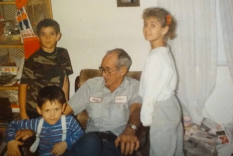 Kad su me dobili, tata je imao 54, a mama 23 godine: Ovako zaista izgleda život sa tako starim ocem