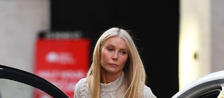 Ovaj džemper je prva liga: Mekana rolka greje vrat, a dugi rukavi čuvaju ruke od zime, savršen izbor za elegantne dame