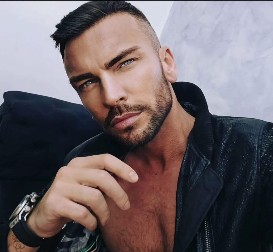 POZNATI FRIZER PEĐA BOŽIĆ OTKRIVA TRENDI FRIZURE ZA MATURU