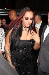 Znate li čija je ovo ćerka? Tata joj je poznati glumac, a evo zašto frajerima nije svejedno kad je upoznaju!