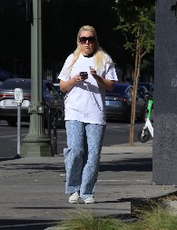 Bila je zvezda 2000-tih, a danas niko ne može da je prepozna: Slava je uništila, obilazi psihijatrije, a sada se konačno oglasila