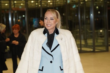 Evo gde završava garderoba koju Lepa Brena izbaci iz ormana: Ima ceo jedan sprat sa stvarima, evo kome ih poklanja