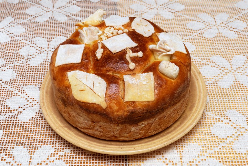 Slavski kolač koji se ne mrvi i ostaje svež 7 dana: Gosti misle da ste kupili u pekari, otkrijte im neverovatan recept