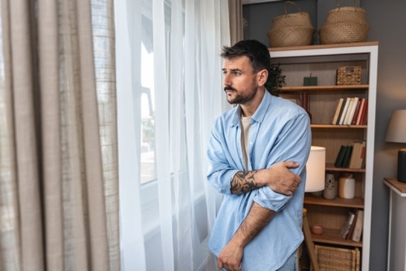 Dečko iznenada dobio poruku od komšinice koju nikad nije ni upoznao: Na njoj je pisalo - "Molim te, spasi ih..."