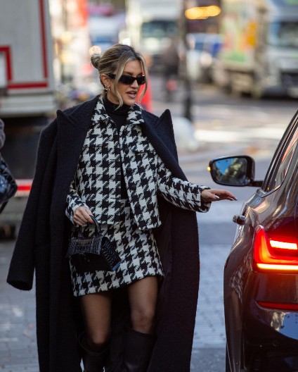 Ovo je najlepši zimski komplet koji ćete danas videti! Besprekorna elegancija, ali vrlo jednostavna i efektna!