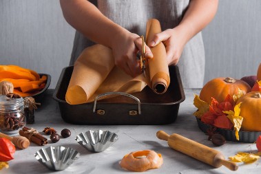 Stavila je papir za pečenje na dno rerne: Kad vidite rezultat, i vi ćete uraditi isto