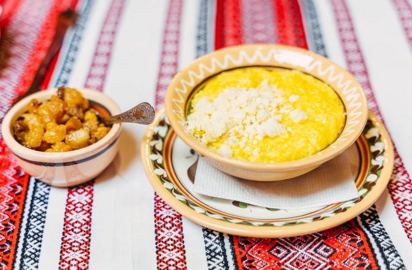 Kuvar otkrio trik za savršen kačamak: Samo 1 kašičica ovog sastojka učiniće da grudvice nestanu!