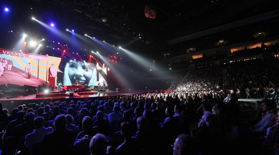 Popularni pevač je preko noći ostao bez svega: Strašna infekcija mu je uništila vid - svaki dan moli Boga da preživi