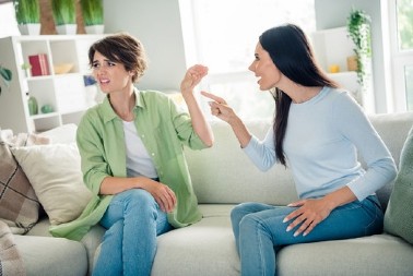 Zabola joj nož u leđa: Mlada umesto da sestri dodeli ulogu deveruše, rekla da će raditi ovo na venčanju- neviđena sramota!