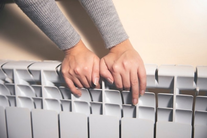 Grejanje uključeno, a stan hladan? Evo kako da za 5 minuta rešite ovaj česti problem