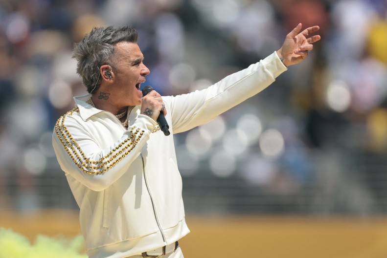 Tatina lepotica: Ćerka Robija Vilijamsa (13) je talentovana na majku, ali je isti otac, pogledajte koliko samo liče