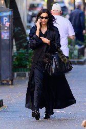 Ima 39 godina, nosi mikro bikini: Njene vrtoglavo dugačke noge i brutalan dekolte pomutili su um muškarcima - fotke grme!