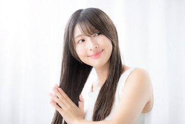 Svilena kosa Japanki nije slučajna: Samo 1 korak u pranju čini da im ceo svet zavidi