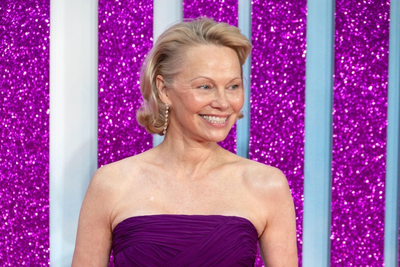 Svi mislili da se foliraju: Pamela Anderson otkrila šta je radila sa miljenikom Srpkinja, ovome se niko nije nadao