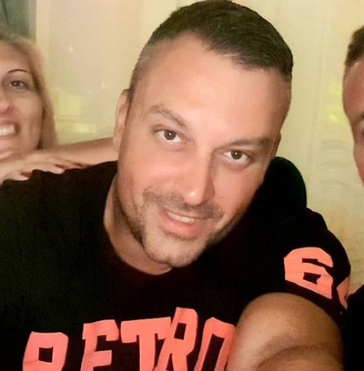 Poznati srpski voditelj već dve godine bori se sa leukemijom! Prvi simptom bio je potpuno neočekivan, niko nije ni slutio o čemu se radi