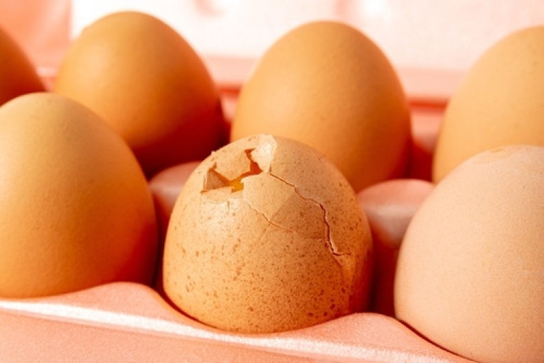 Koliko je opasno jesti napuklo jaje? Evo da li možete dobiti salmonelu